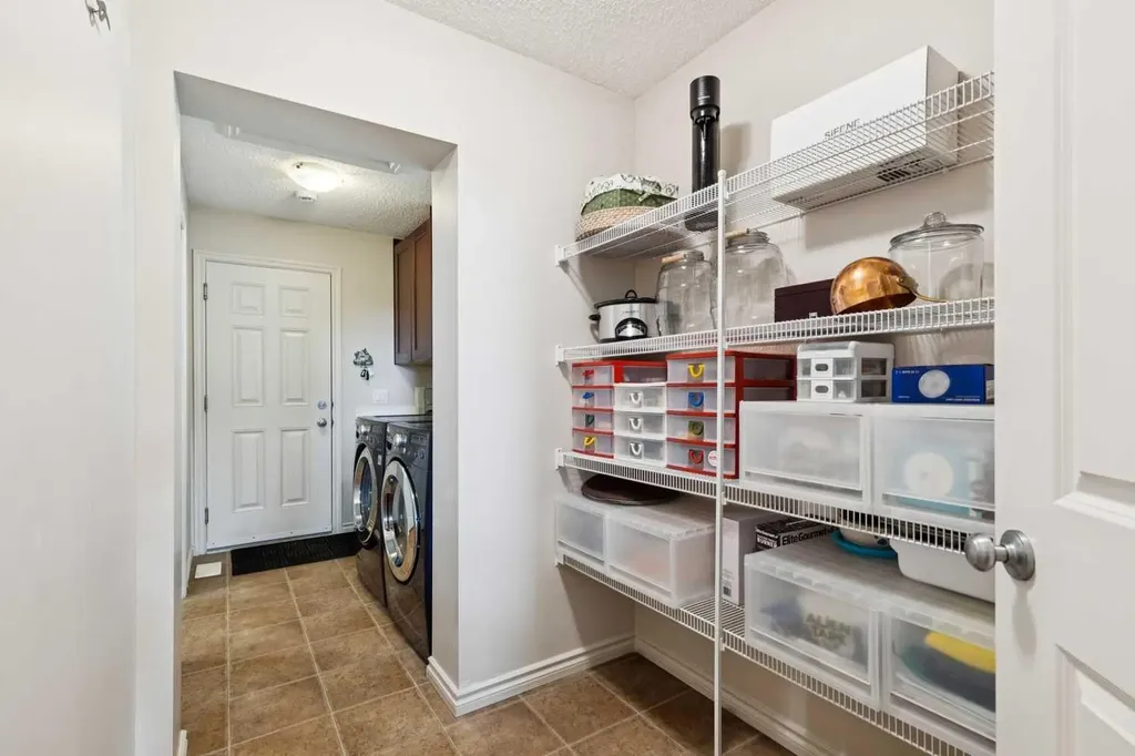 257 Auburn Glen Manor SE Calgary AB T3M 0L2