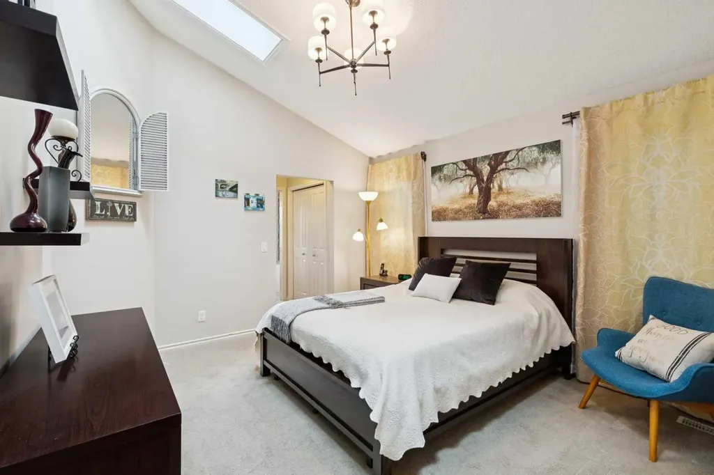 257 Auburn Glen Manor SE Calgary AB T3M 0L2