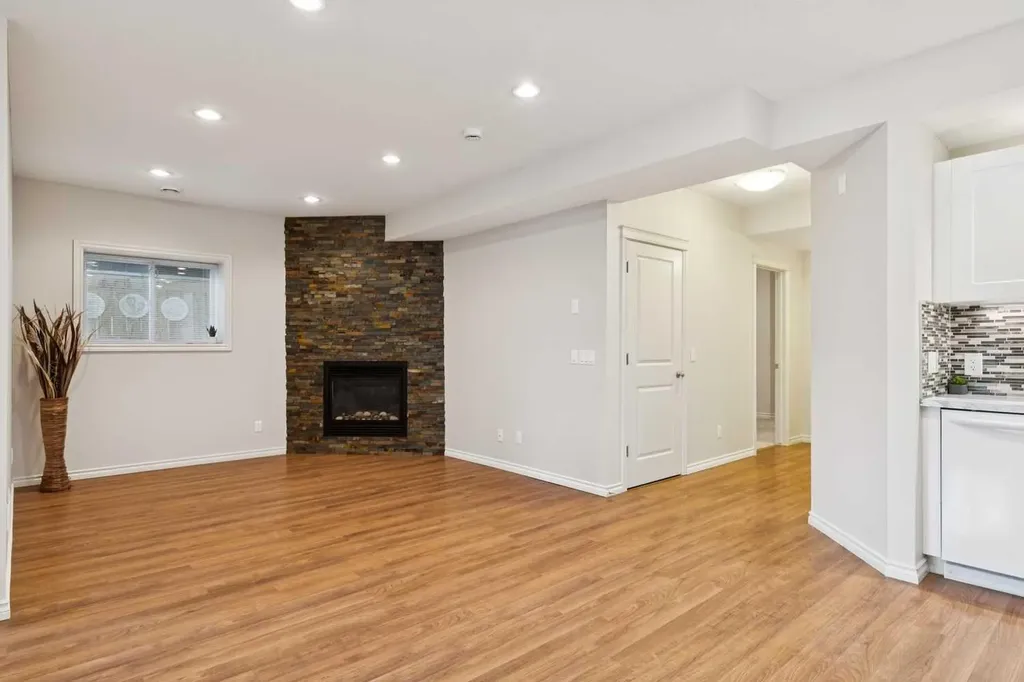 257 Auburn Glen Manor SE Calgary AB T3M 0L2