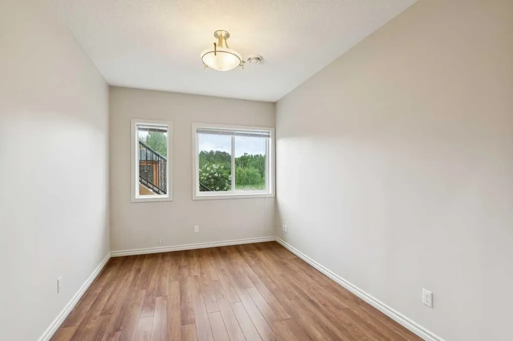 257 Auburn Glen Manor SE Calgary AB T3M 0L2