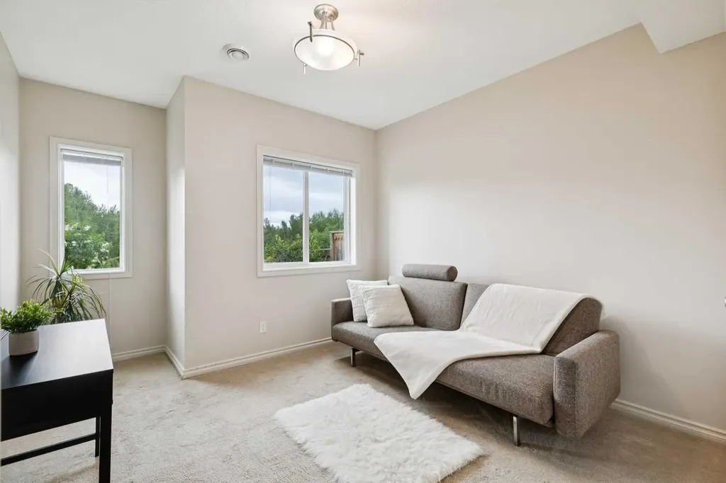 257 Auburn Glen Manor SE Calgary AB T3M 0L2