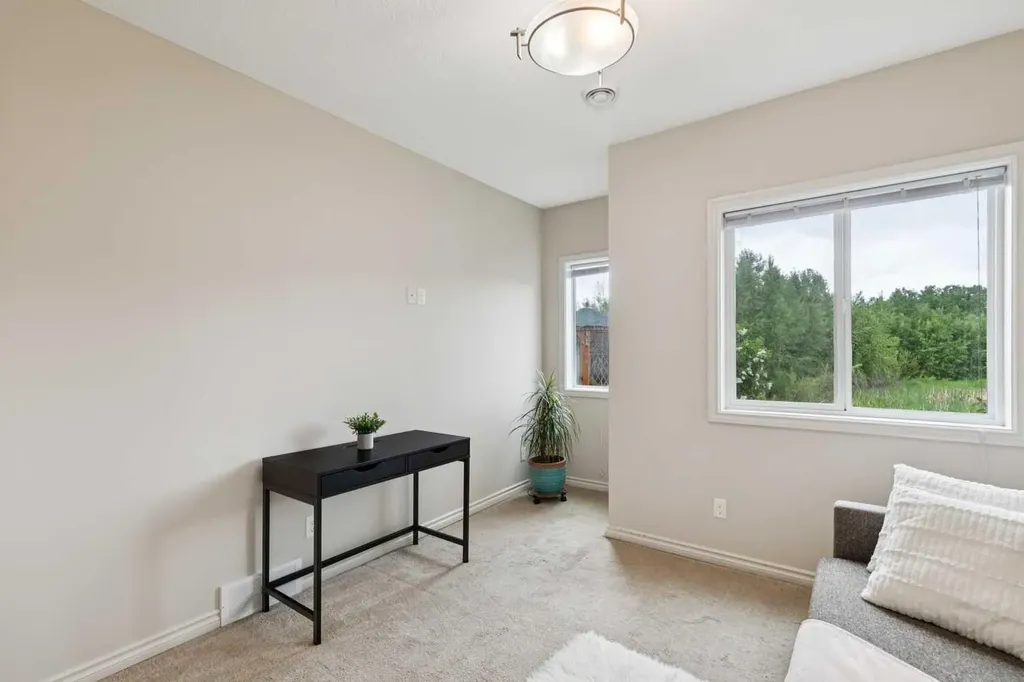 257 Auburn Glen Manor SE Calgary AB T3M 0L2
