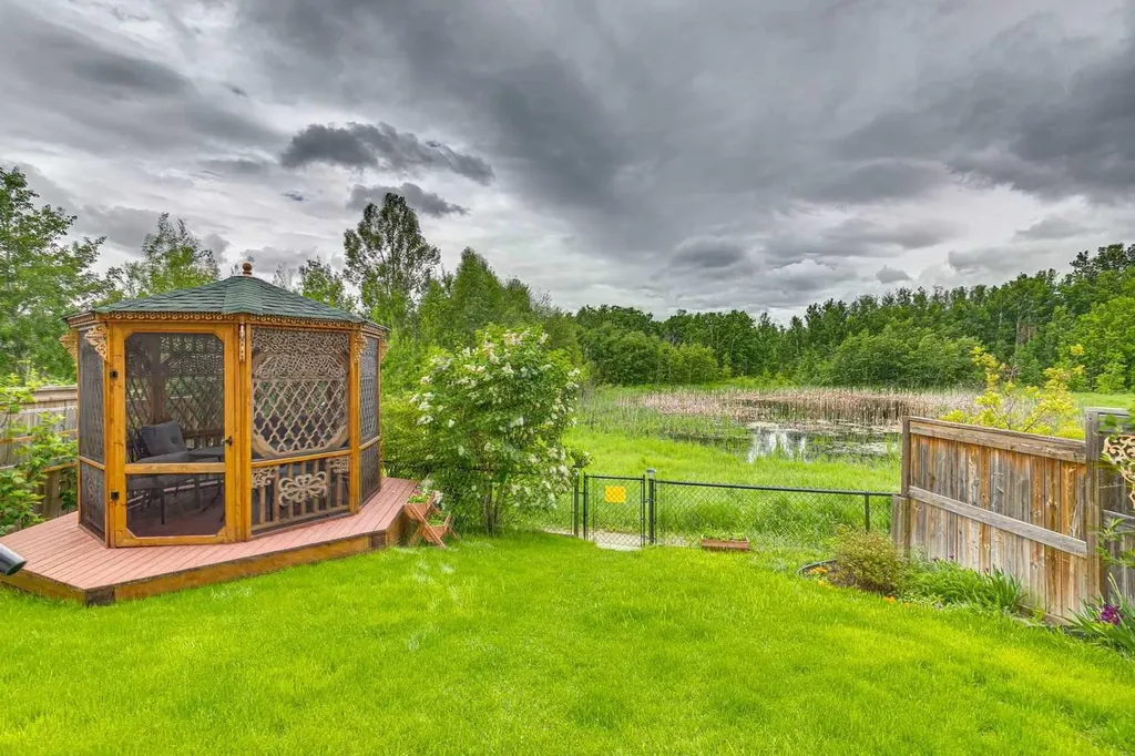 257 Auburn Glen Manor SE Calgary AB T3M 0L2