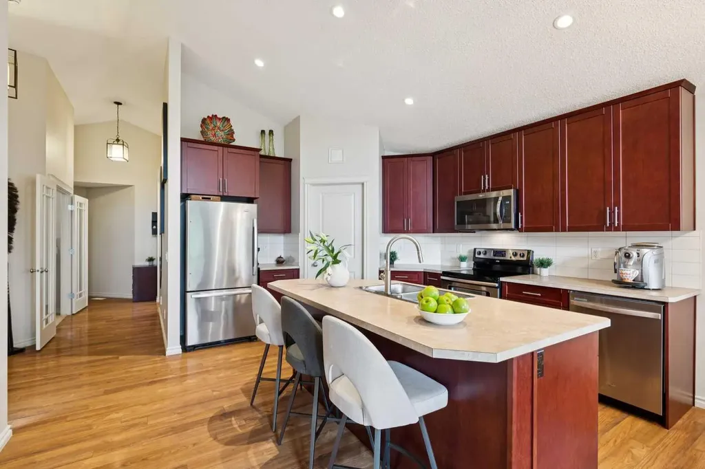 257 Auburn Glen Manor SE Calgary AB T3M 0L2