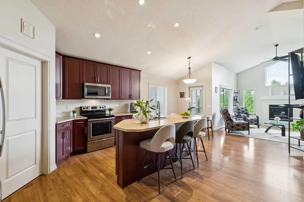 257 Auburn Glen Manor SE Calgary AB T3M 0L2