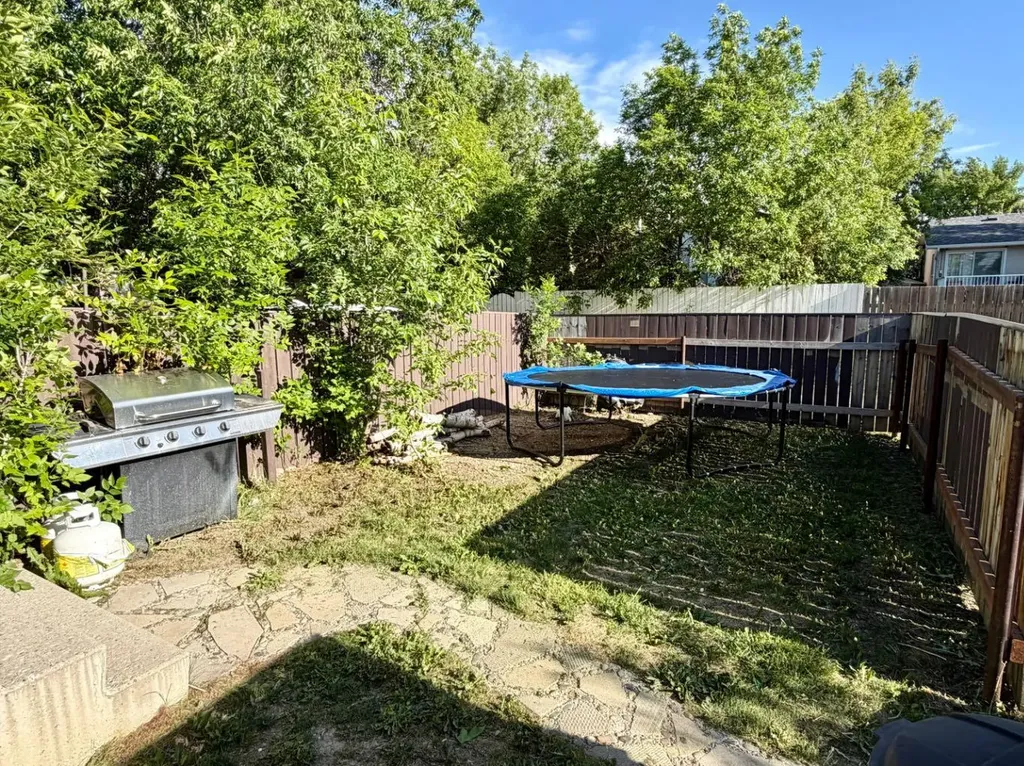 3406 20 Avenue S Lethbridge AB T1K 3M8