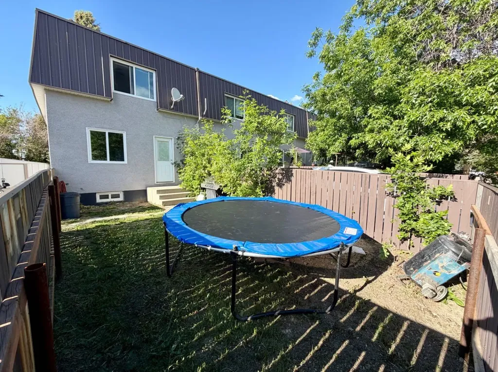 3406 20 Avenue S Lethbridge AB T1K 3M8