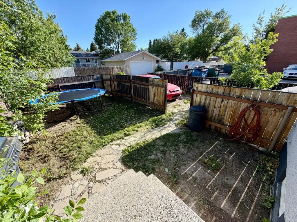3406 20 Avenue S Lethbridge AB T1K 3M8
