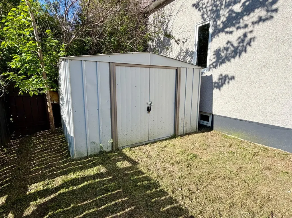 3406 20 Avenue S Lethbridge AB T1K 3M8