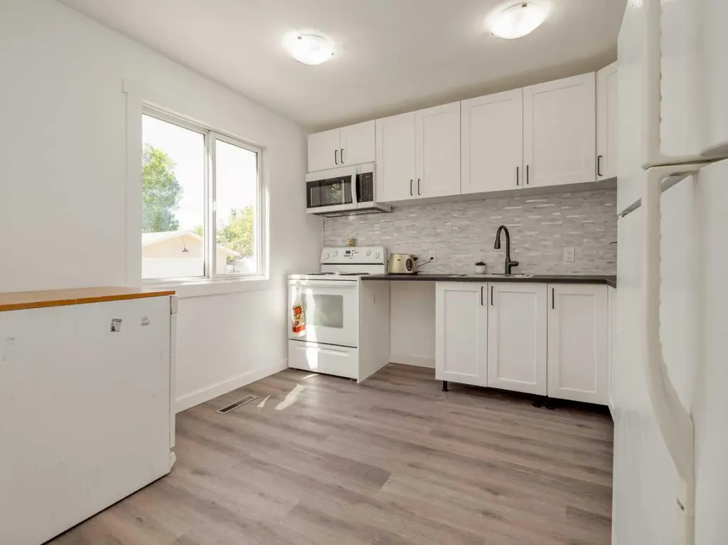 3406 20 Avenue S Lethbridge AB T1K 3M8