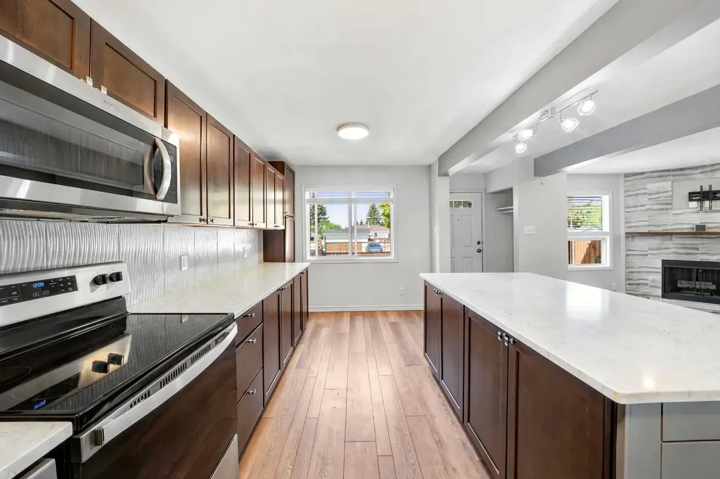 20 Alford Avenue Red Deer AB T4R 1G8
