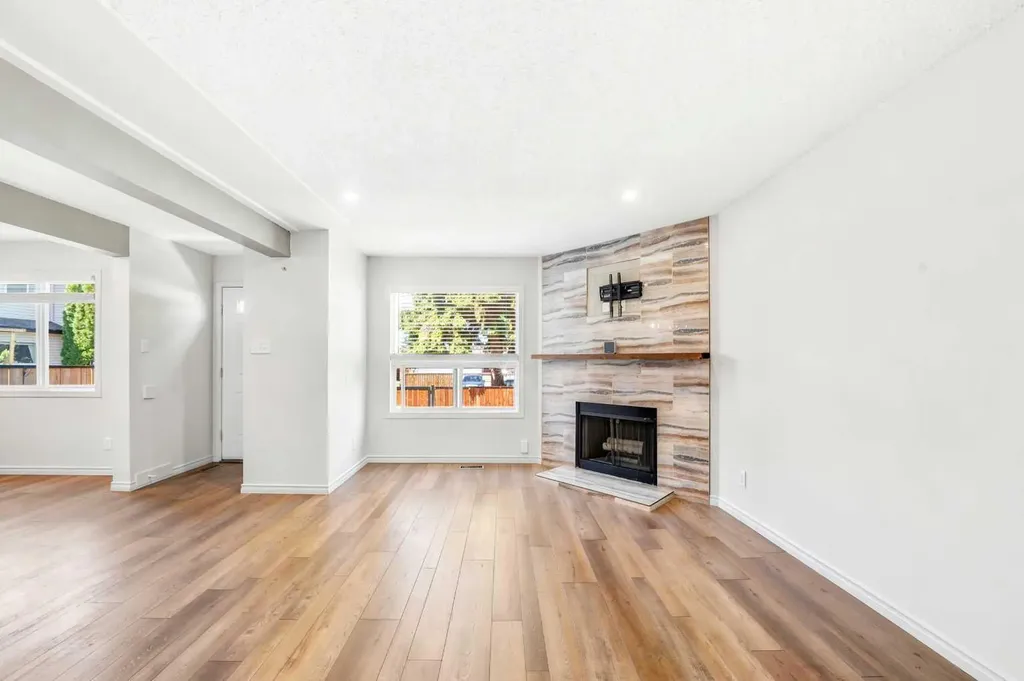 20 Alford Avenue Red Deer AB T4R 1G8
