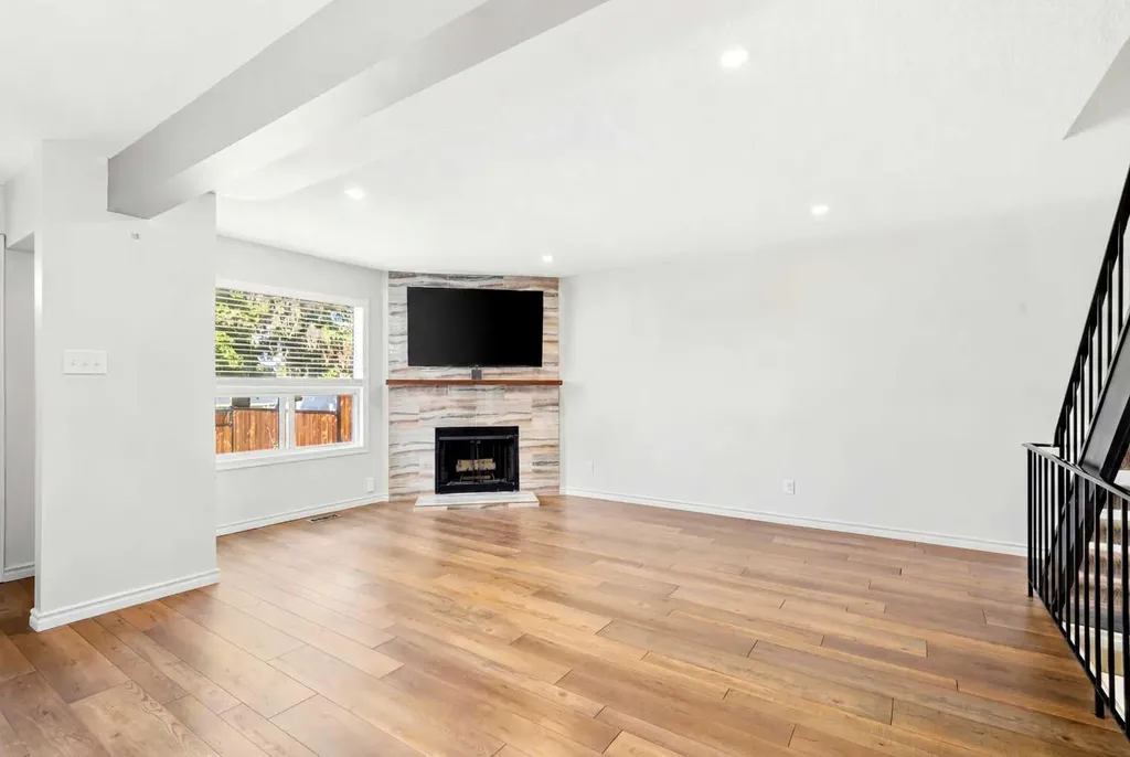 20 Alford Avenue Red Deer AB T4R 1G8