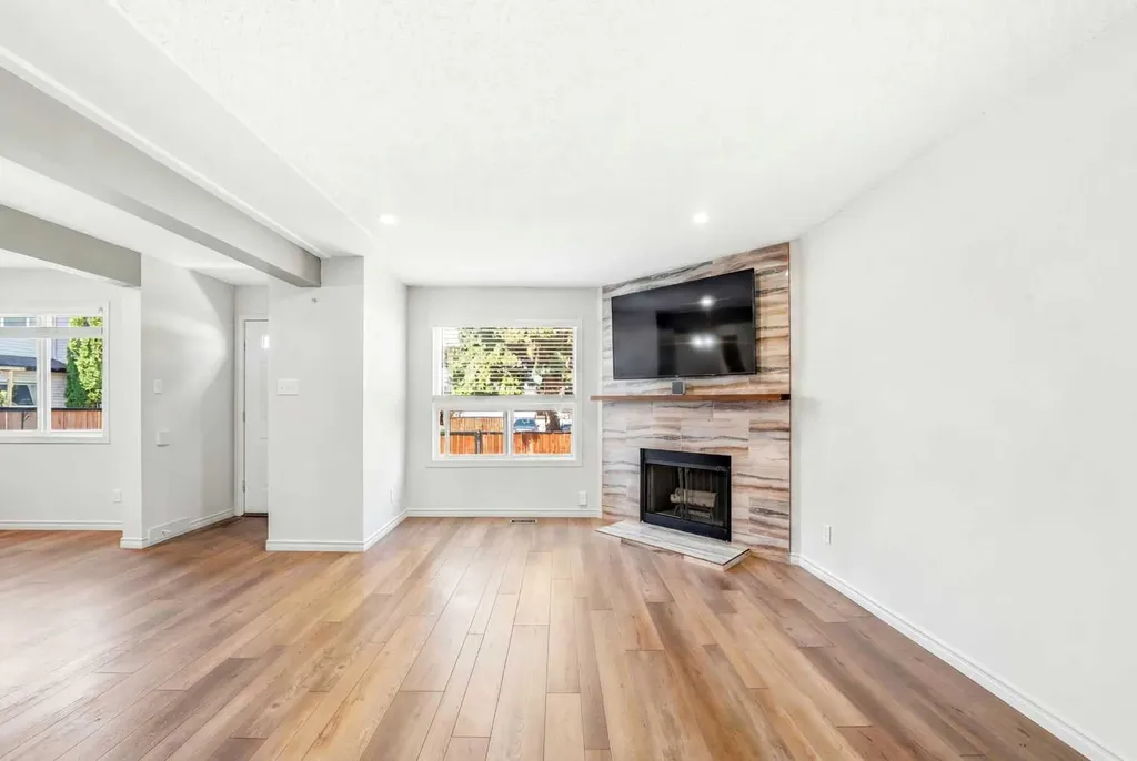 20 Alford Avenue Red Deer AB T4R 1G8