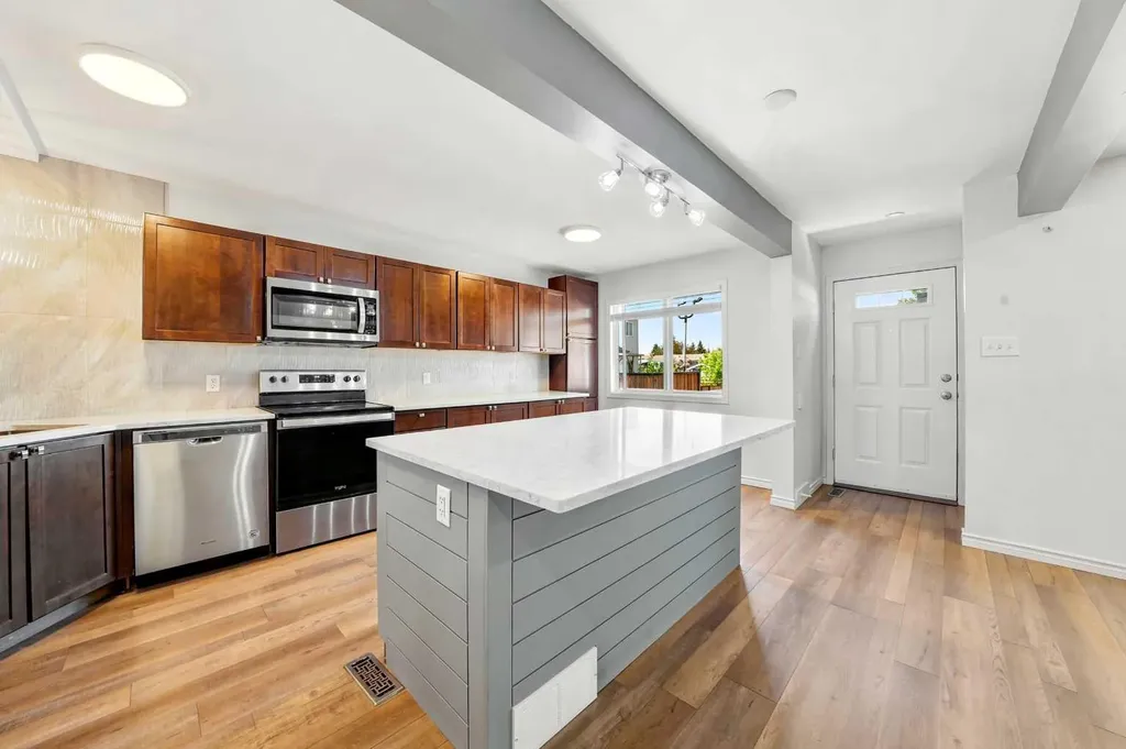 20 Alford Avenue Red Deer AB T4R 1G8