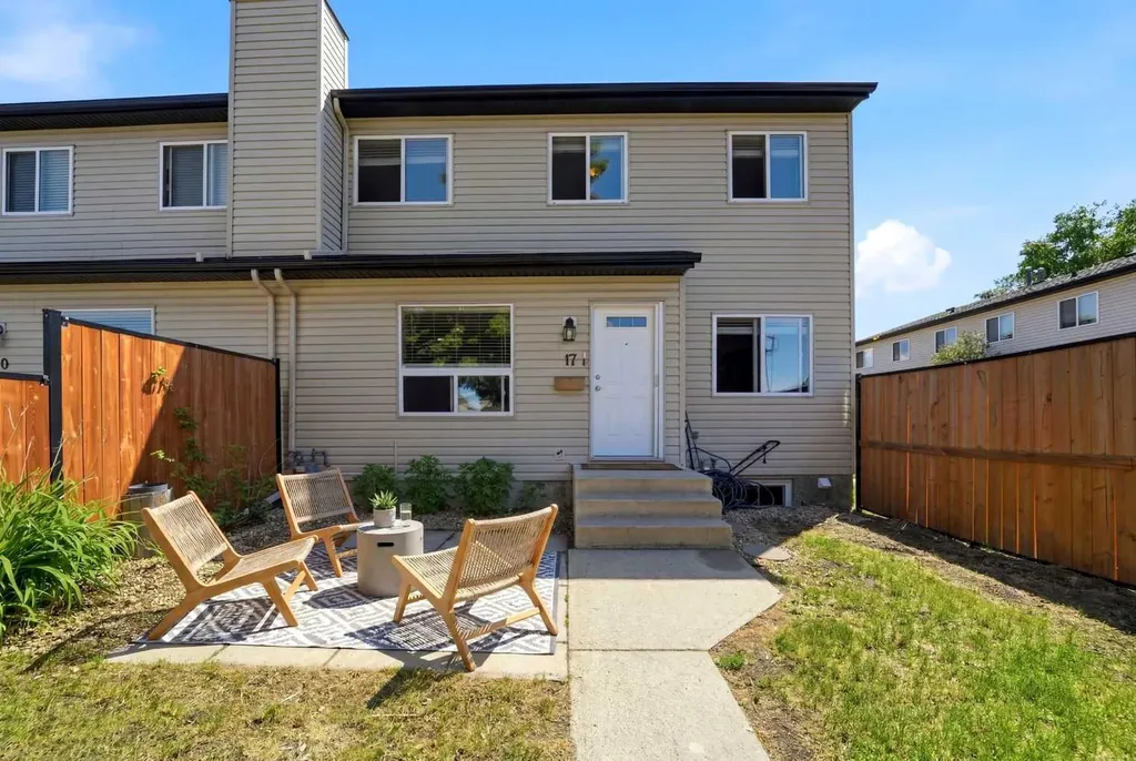 20 Alford Avenue Red Deer AB T4R 1G8