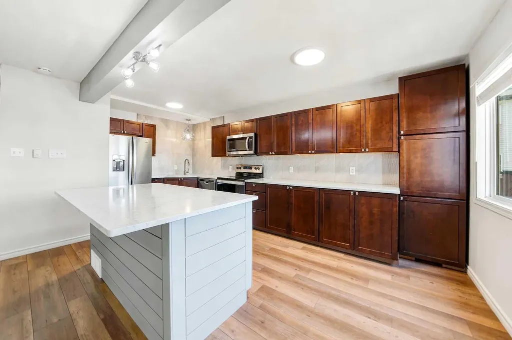 20 Alford Avenue Red Deer AB T4R 1G8