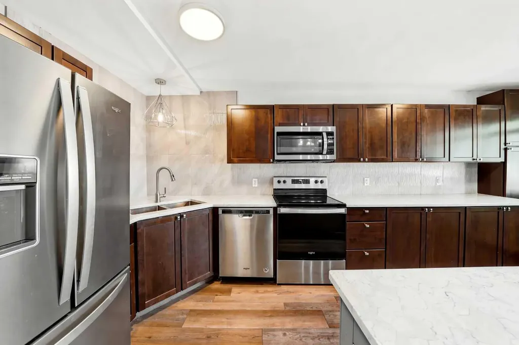 20 Alford Avenue Red Deer AB T4R 1G8