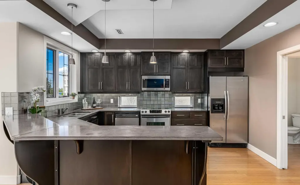 1814 14a Street SW Calgary AB T2T 3W7