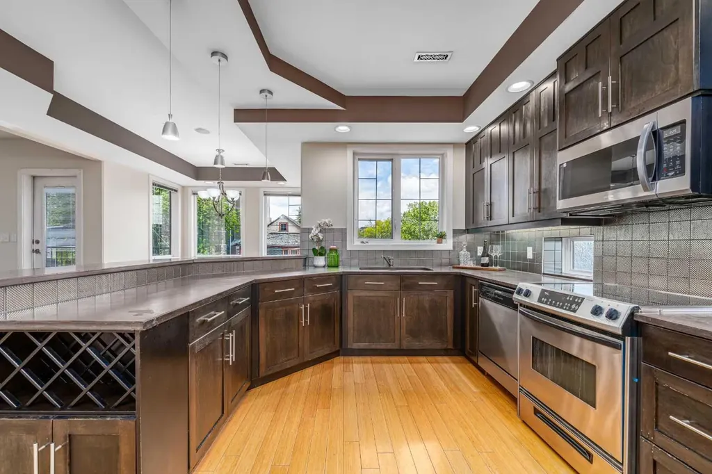 1814 14a Street SW Calgary AB T2T 3W7