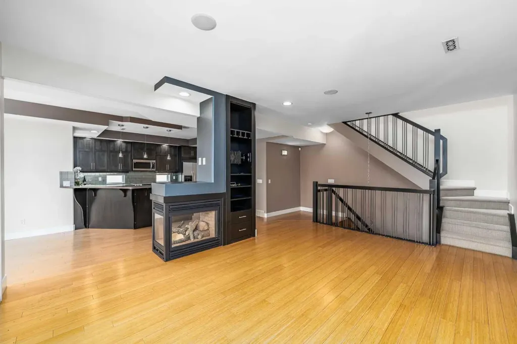 1814 14a Street SW Calgary AB T2T 3W7