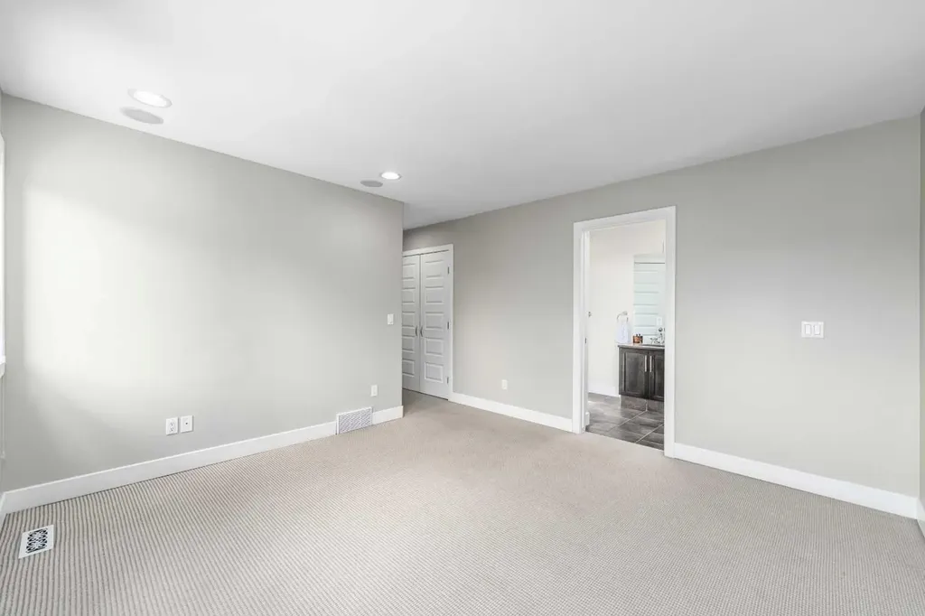 1814 14a Street SW Calgary AB T2T 3W7
