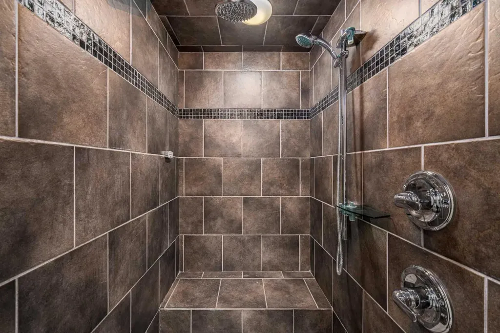 1814 14a Street SW Calgary AB T2T 3W7
