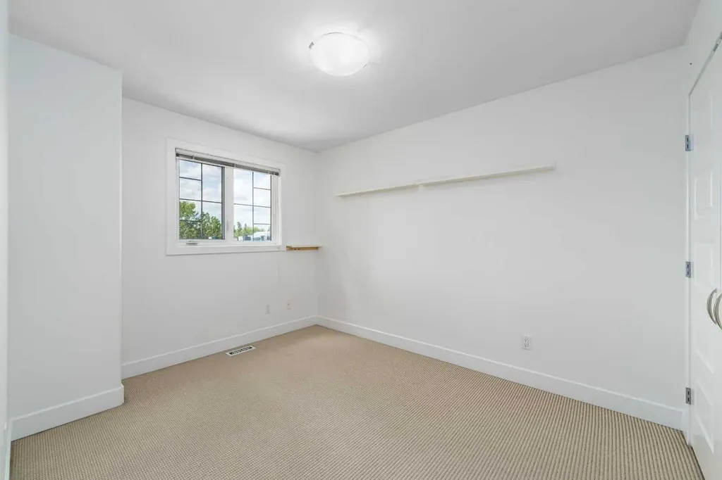 1814 14a Street SW Calgary AB T2T 3W7