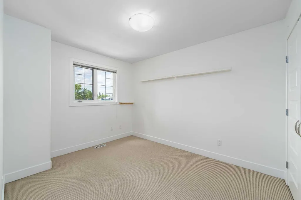 1814 14a Street SW Calgary AB T2T 3W7