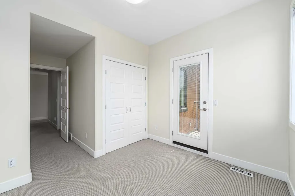 1814 14a Street SW Calgary AB T2T 3W7