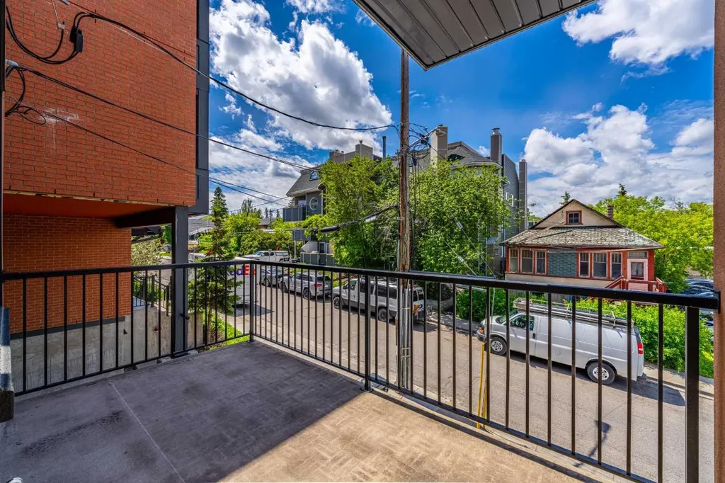 1814 14a Street SW Calgary AB T2T 3W7