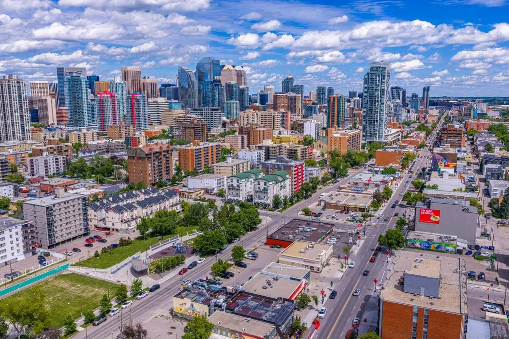 1814 14a Street SW Calgary AB T2T 3W7