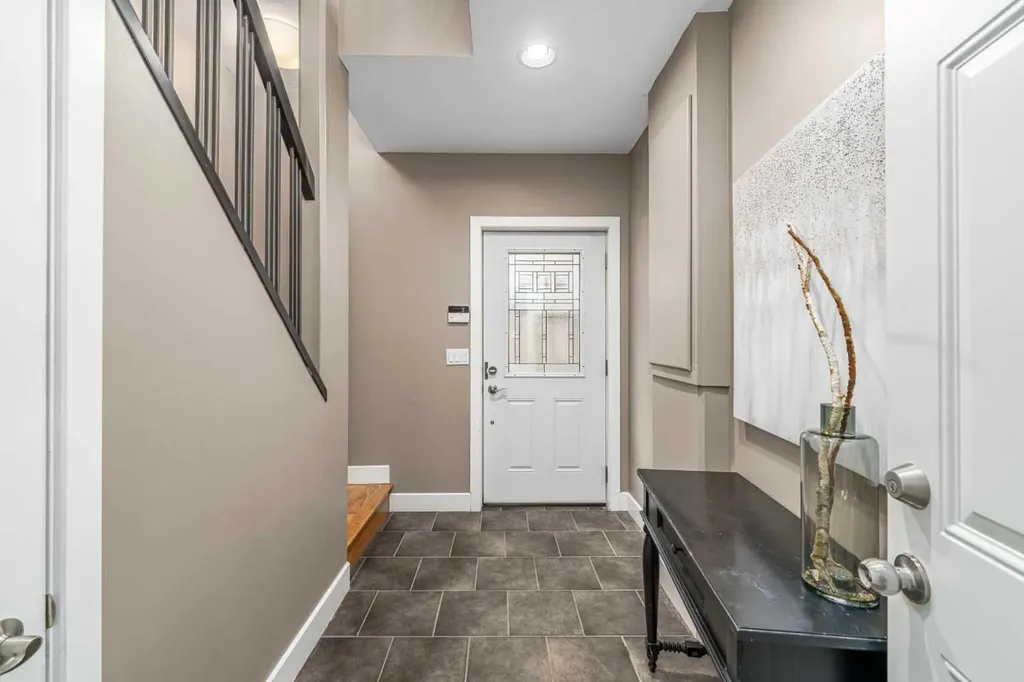 1814 14a Street SW Calgary AB T2T 3W7