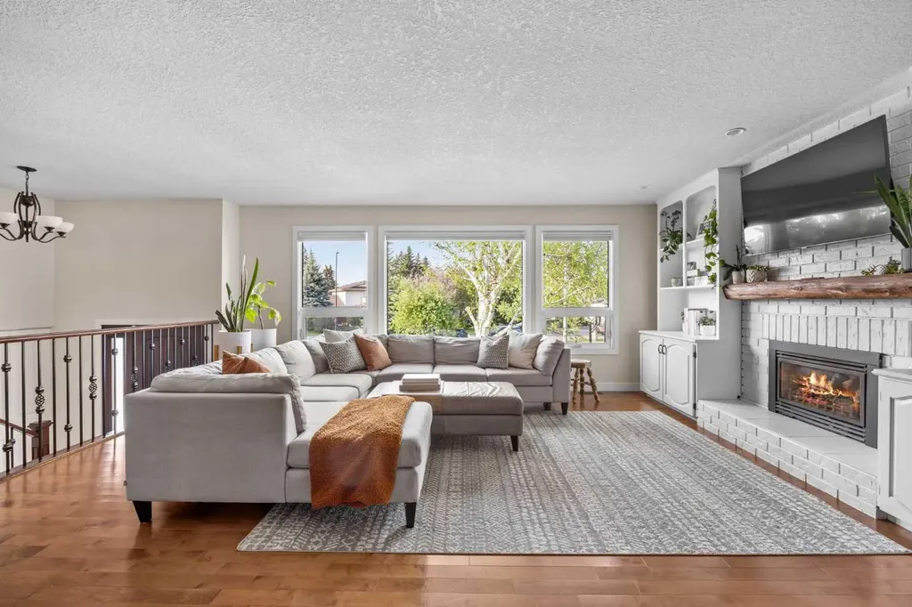 111 Silvergrove Green NW Calgary AB T3B 4H8