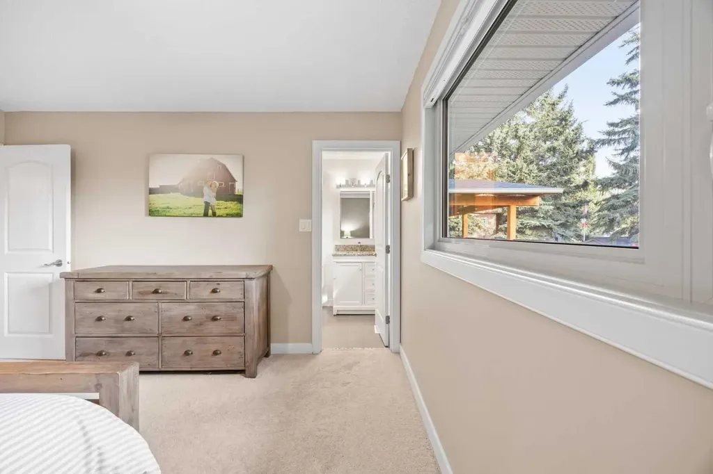 111 Silvergrove Green NW Calgary AB T3B 4H8