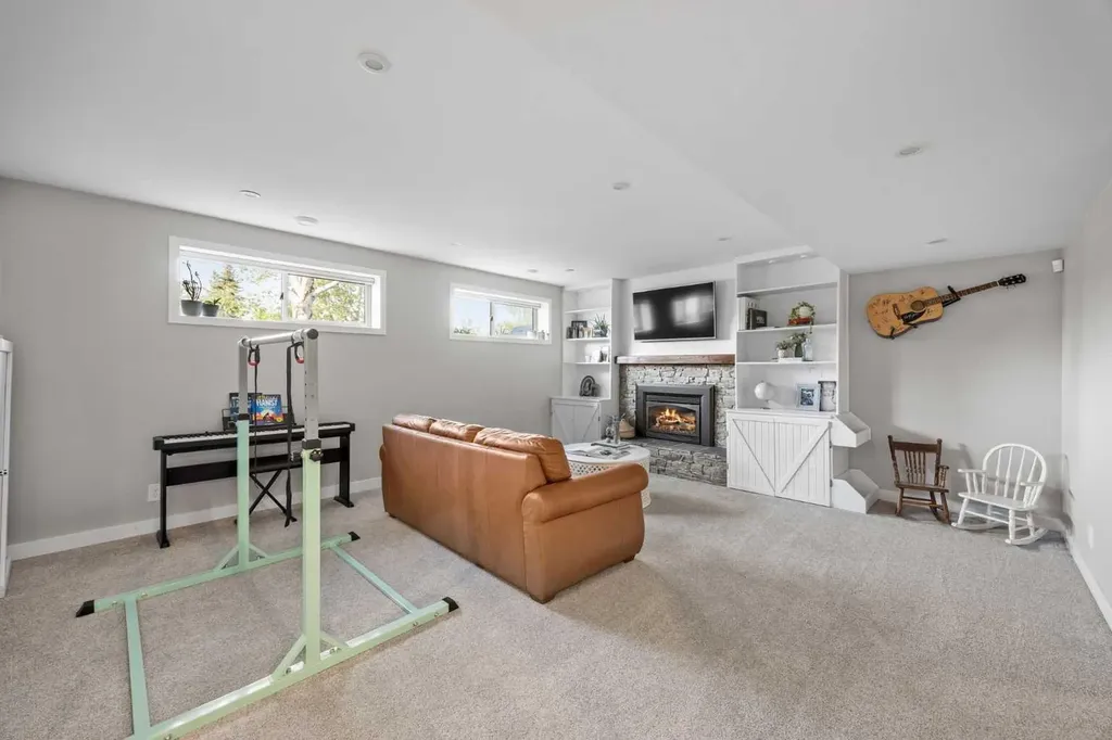 111 Silvergrove Green NW Calgary AB T3B 4H8