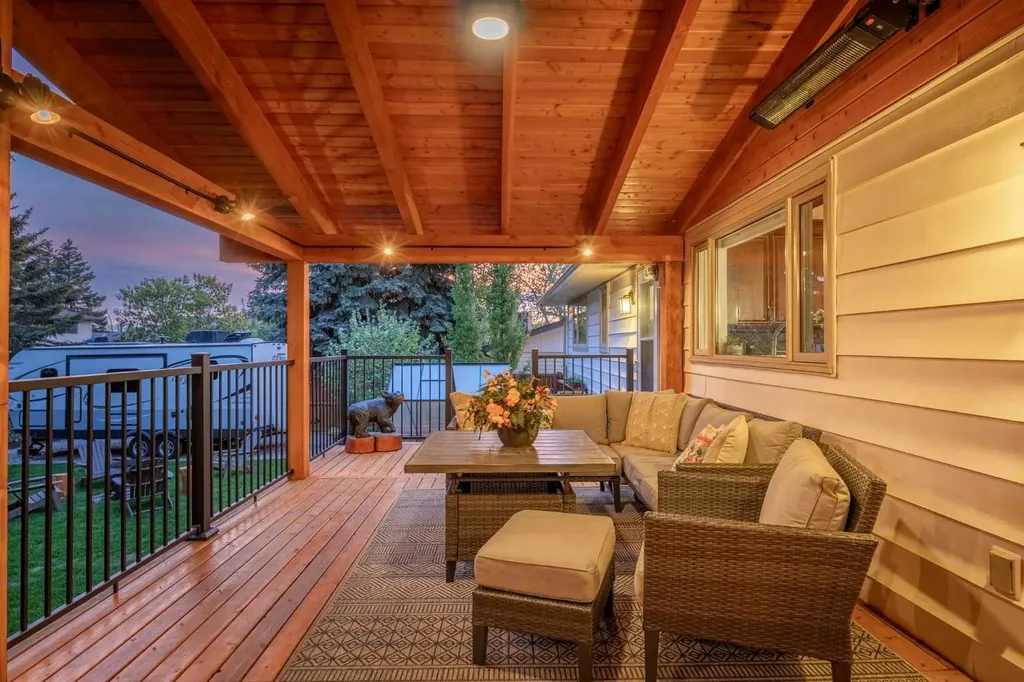 111 Silvergrove Green NW Calgary AB T3B 4H8