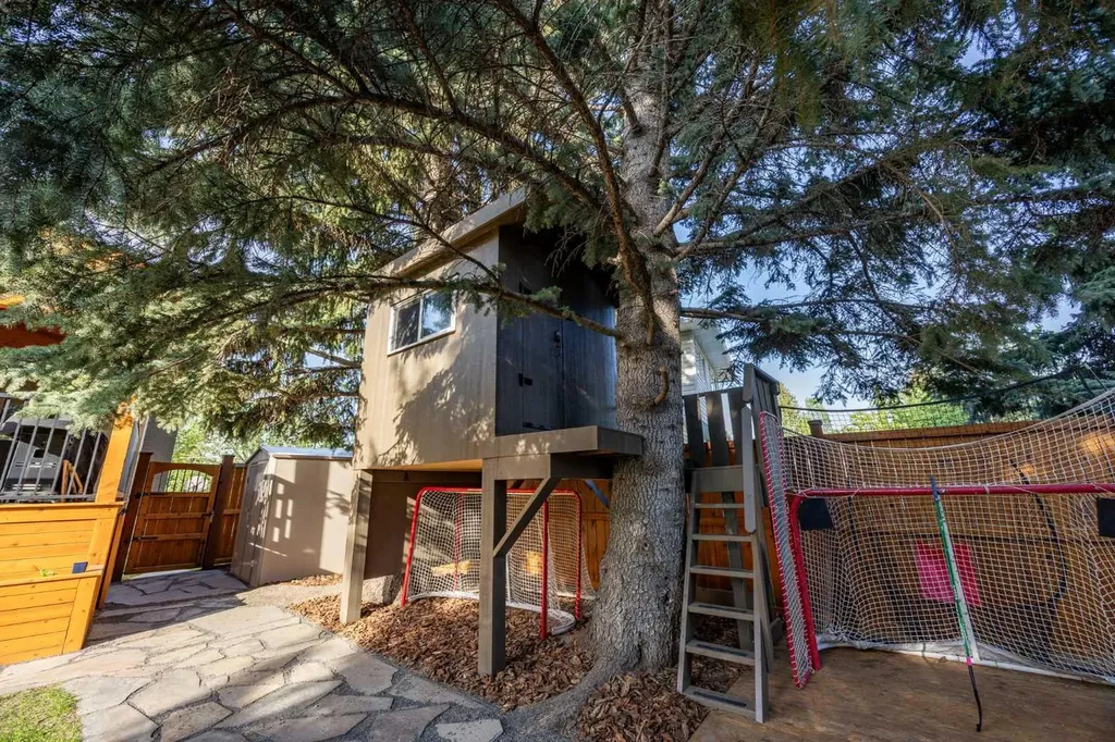111 Silvergrove Green NW Calgary AB T3B 4H8