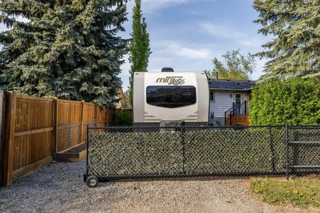 111 Silvergrove Green NW Calgary AB T3B 4H8