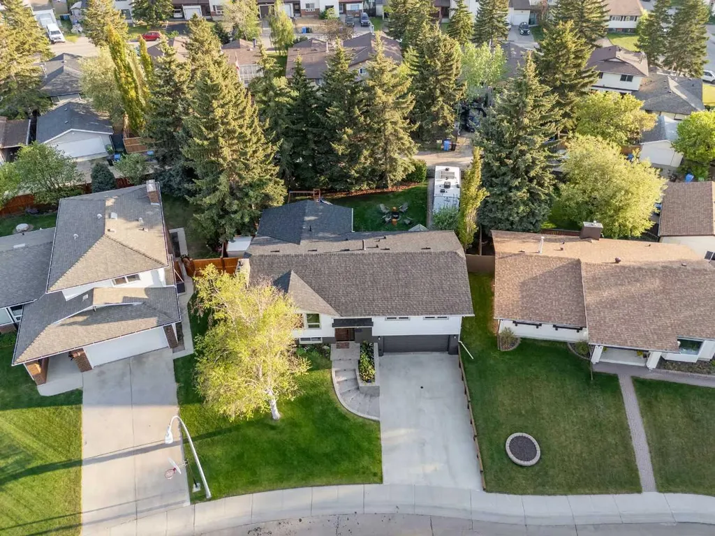 111 Silvergrove Green NW Calgary AB T3B 4H8