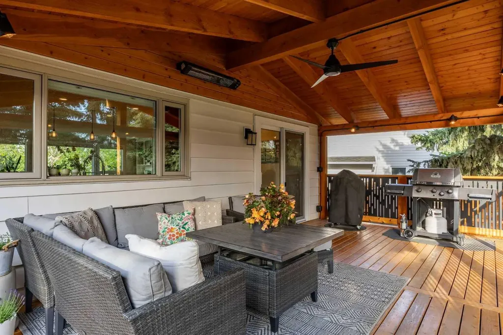 111 Silvergrove Green NW Calgary AB T3B 4H8