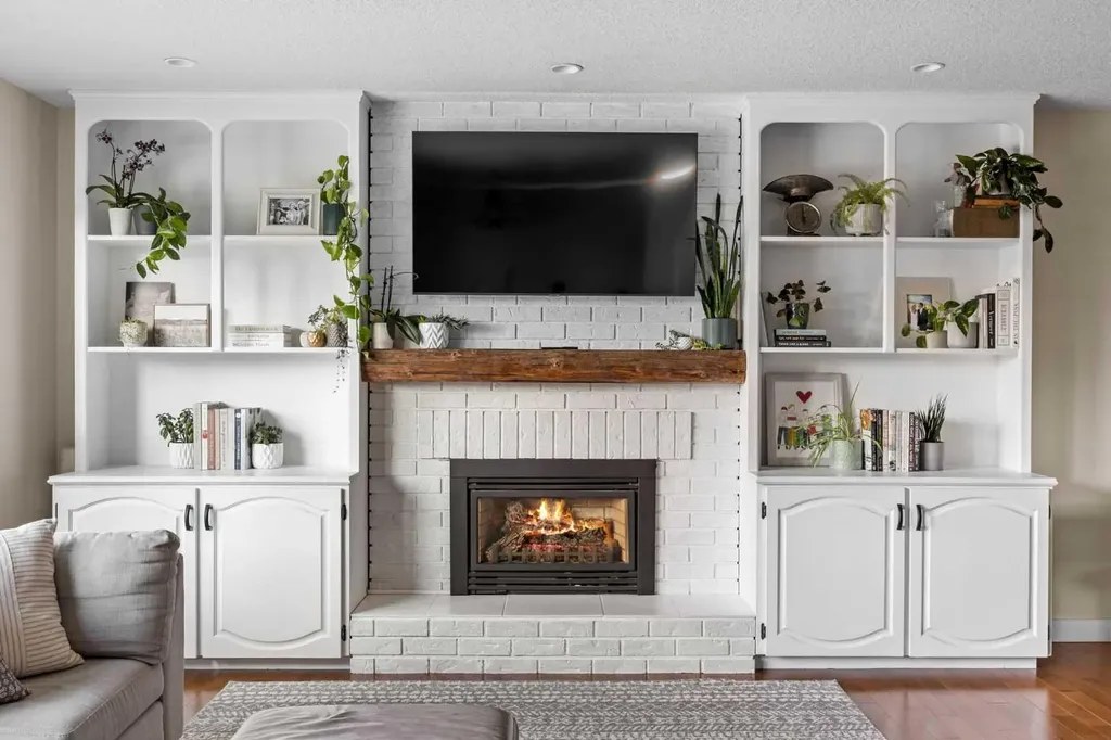 111 Silvergrove Green NW Calgary AB T3B 4H8