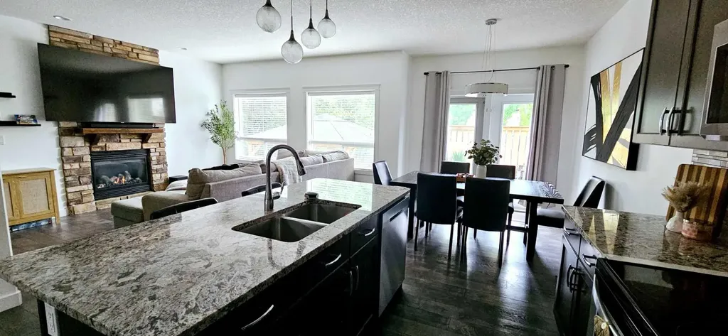 8869 96 Avenue Grande Prairie AB t8x0n2