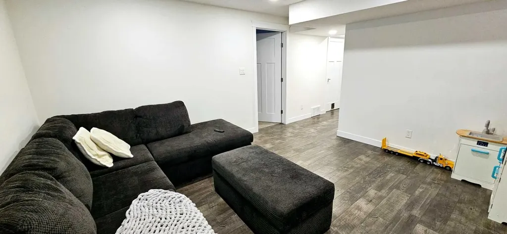 8869 96 Avenue Grande Prairie AB t8x0n2