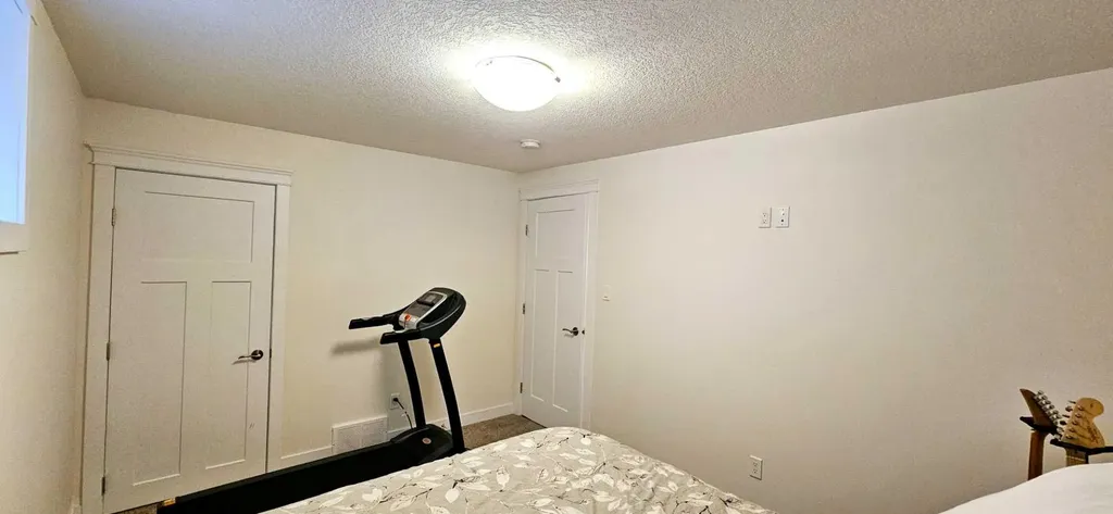 8869 96 Avenue Grande Prairie AB t8x0n2