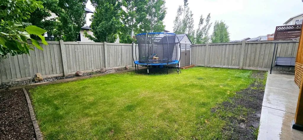 8869 96 Avenue Grande Prairie AB t8x0n2