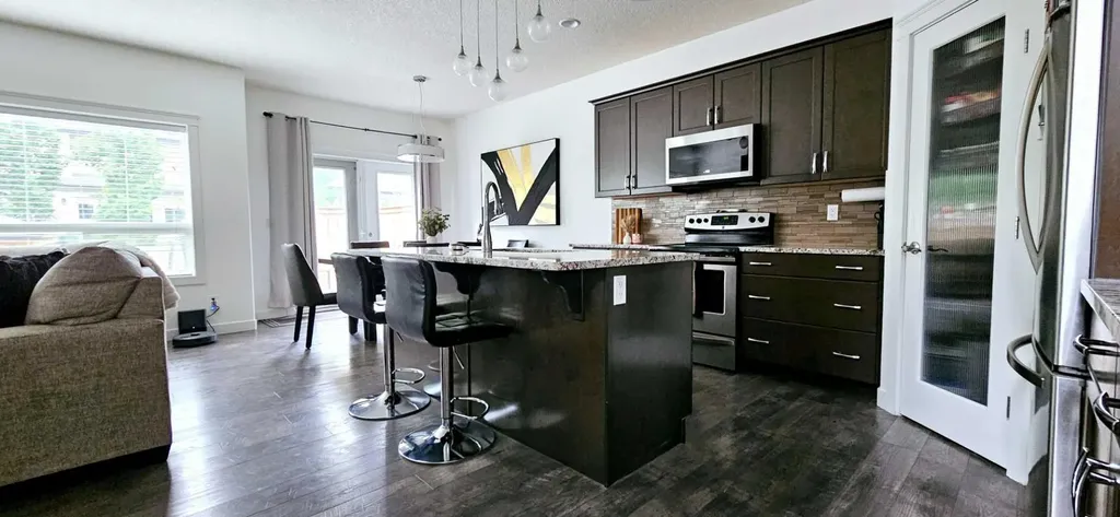 8869 96 Avenue Grande Prairie AB t8x0n2