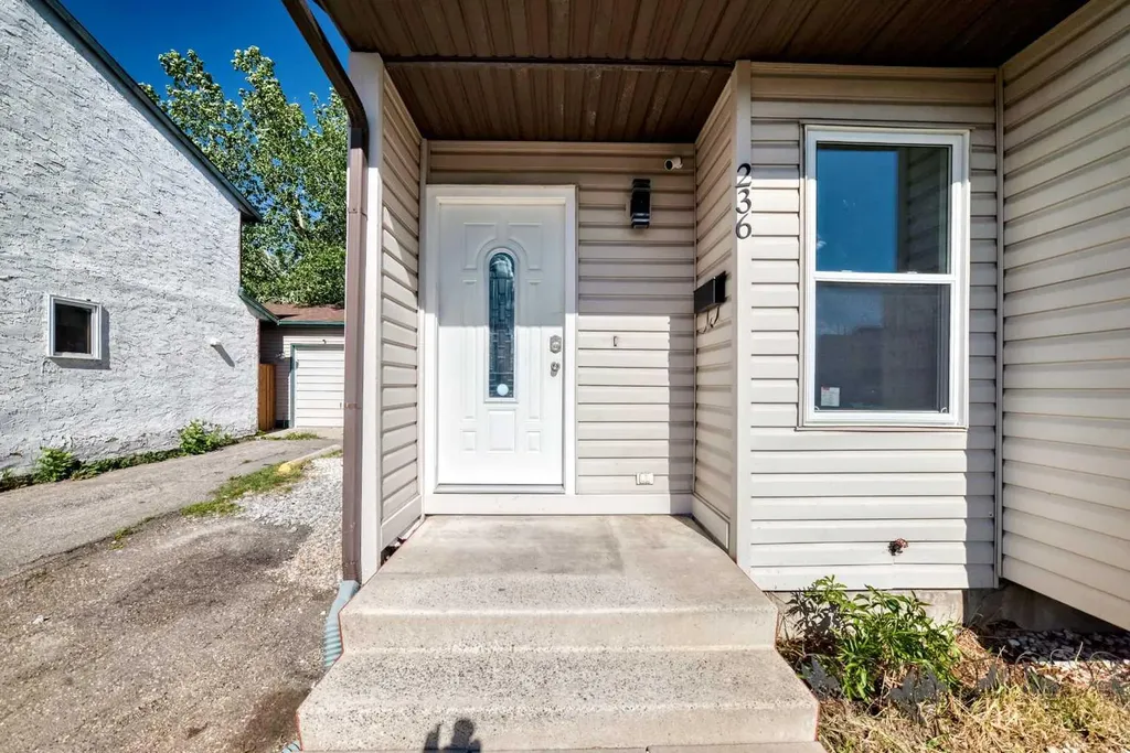 236 Pinemill Mews NE Calgary AB T1Y 4R2