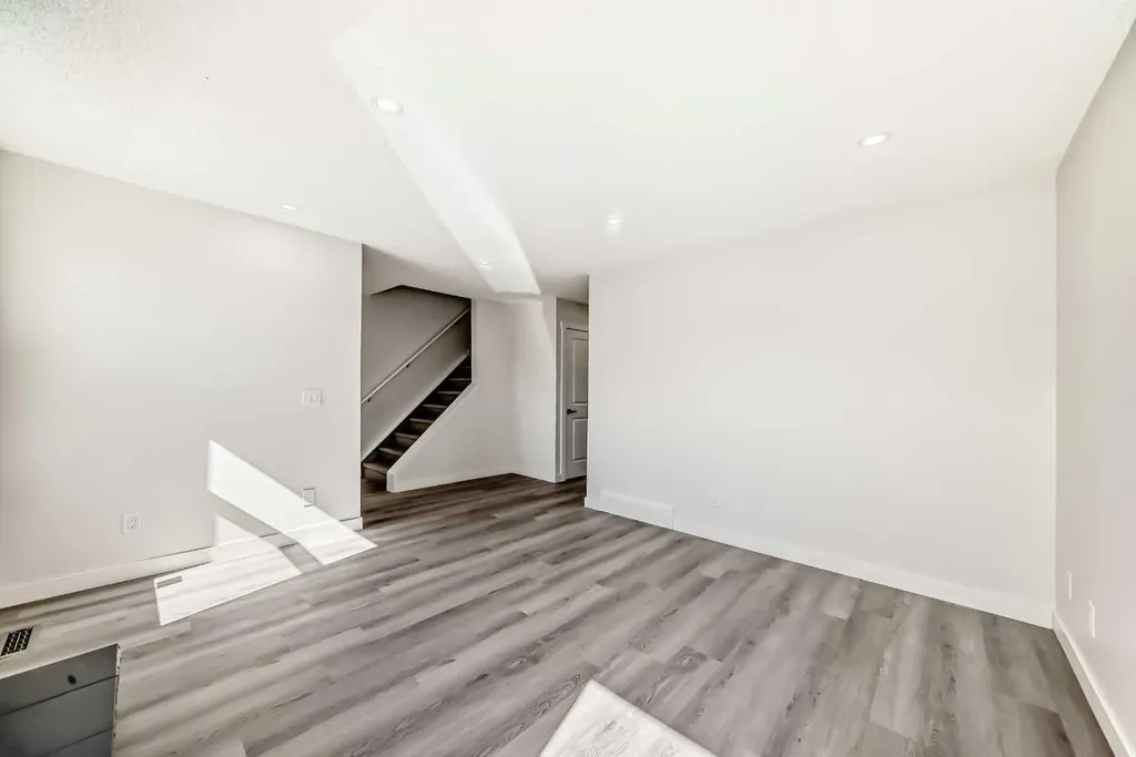 236 Pinemill Mews NE Calgary AB T1Y 4R2