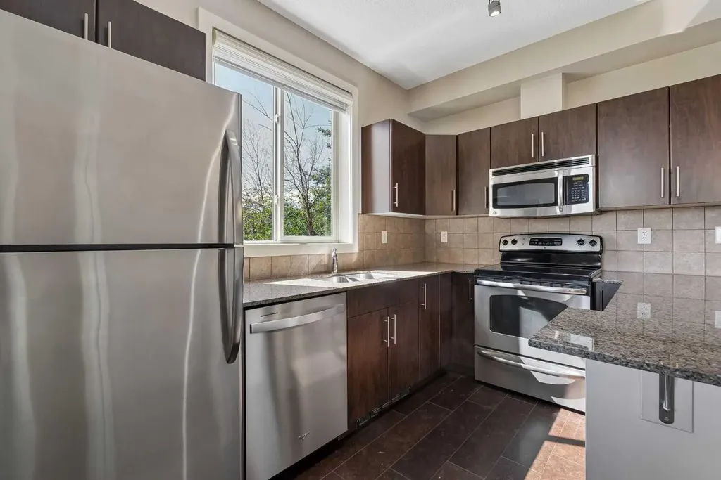 2727 28 Avenue SE Calgary AB T2B 0L4
